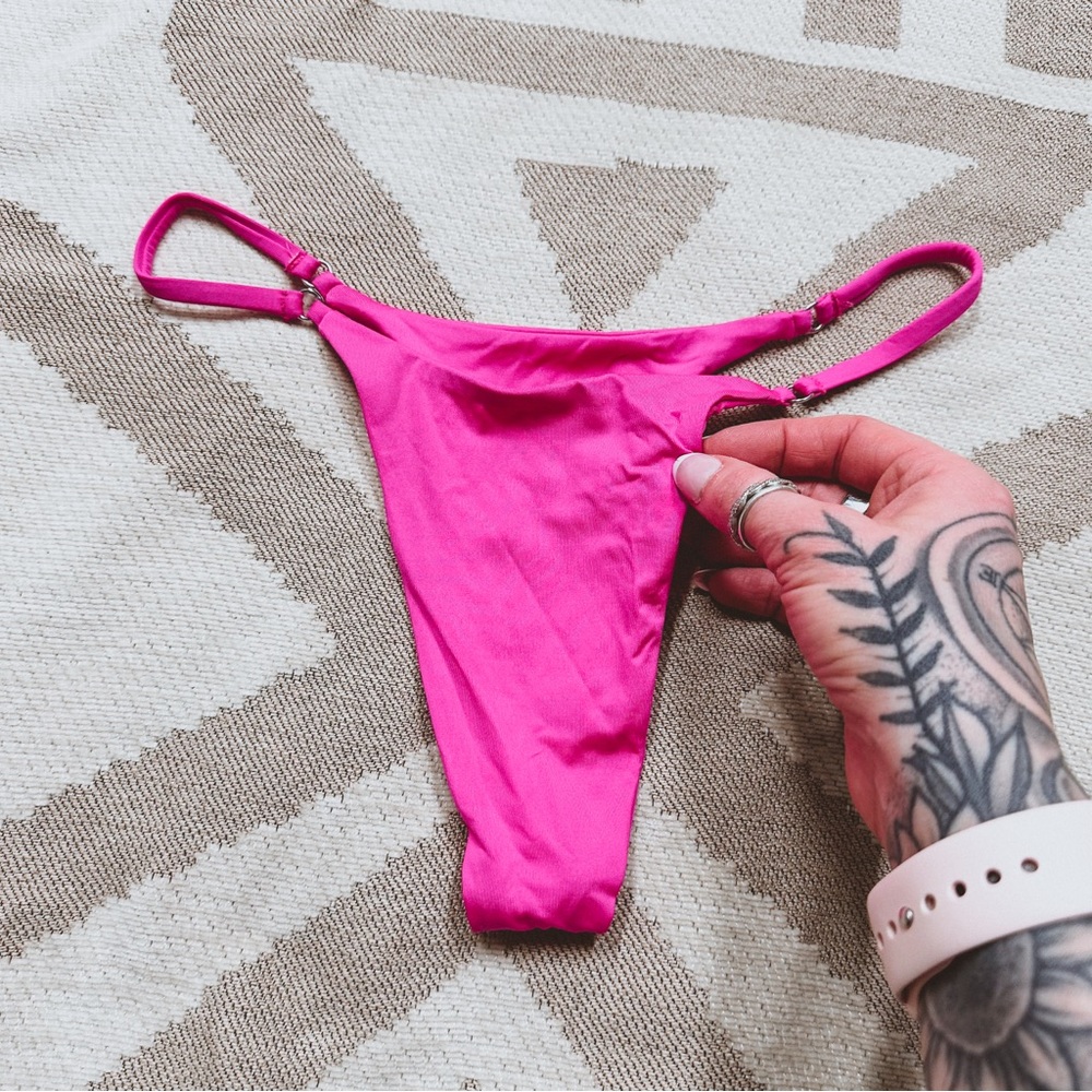 Frankie’s Bikini’s magenta hot pink thong string bikini bottom S
